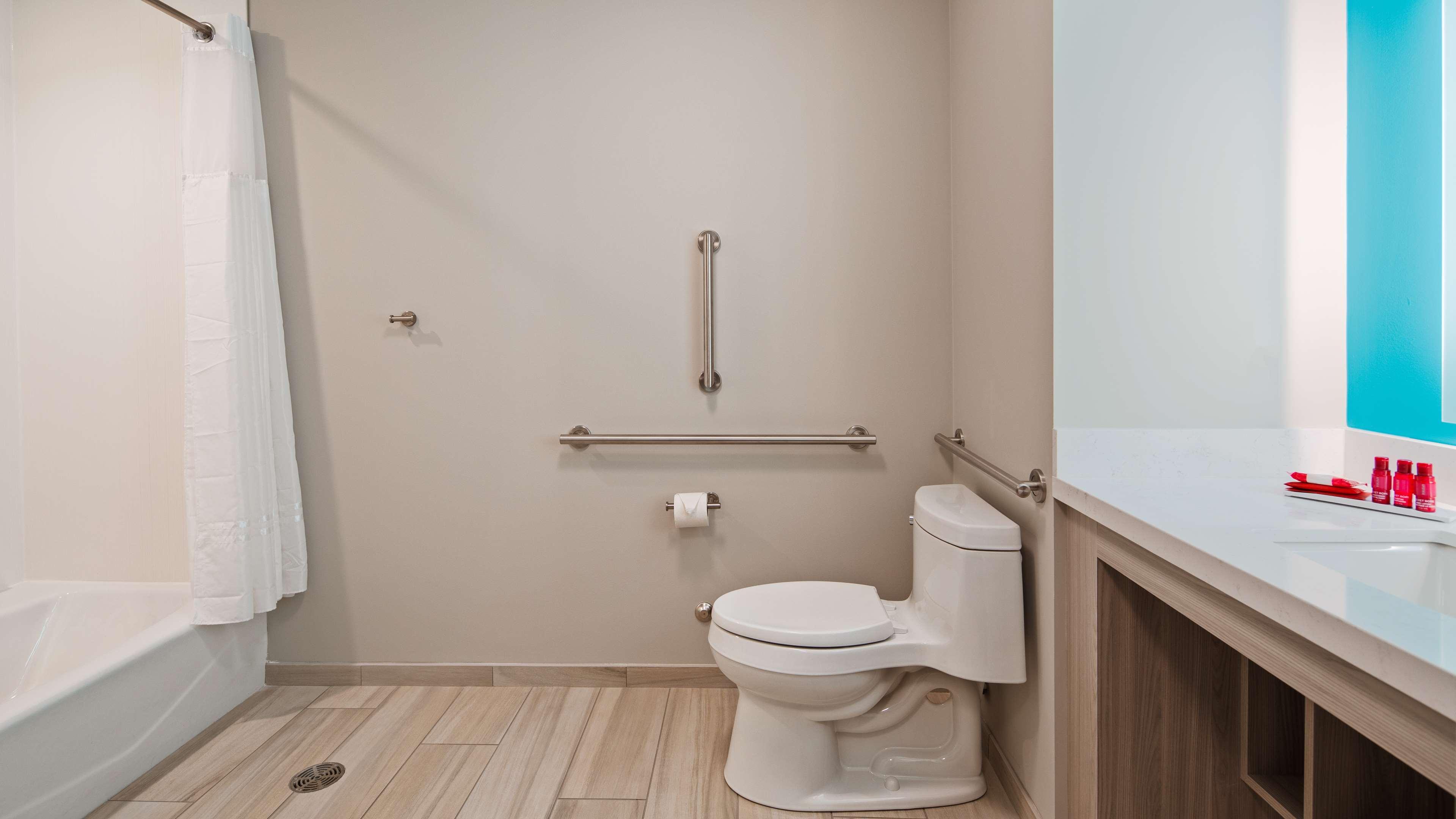 Western Premier East Hotel 4*
