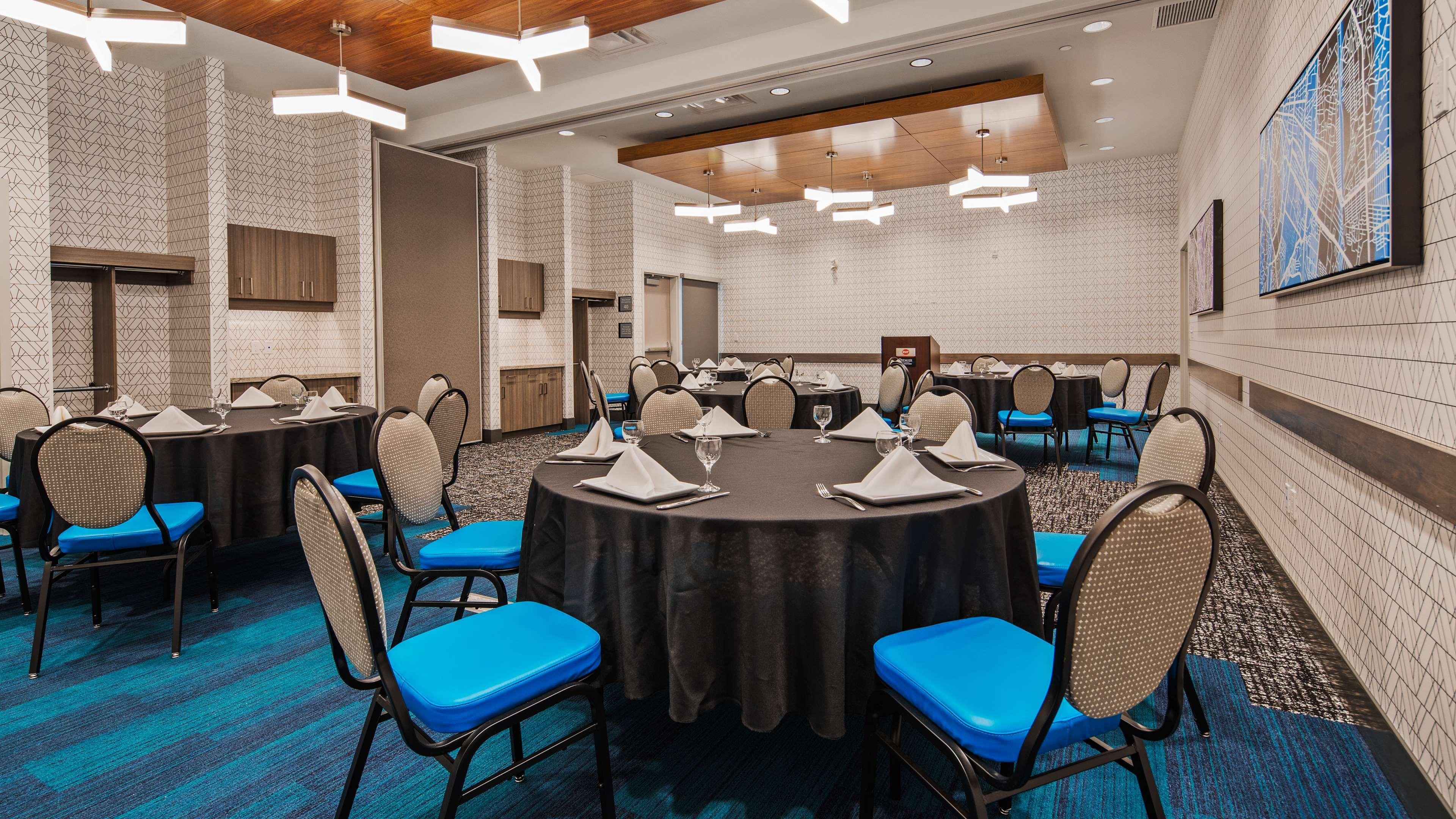 Western Premier East 4*