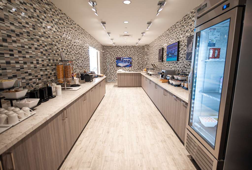 Western Premier East Hotel 4*